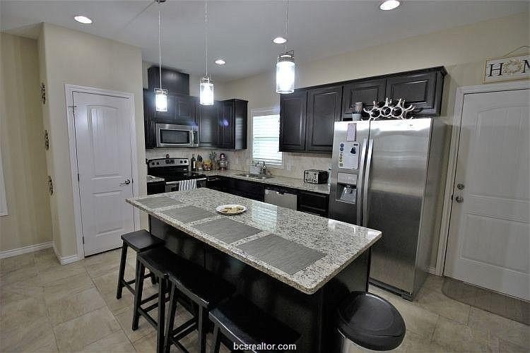 314 Fairway Dr - Photo 5 of 21