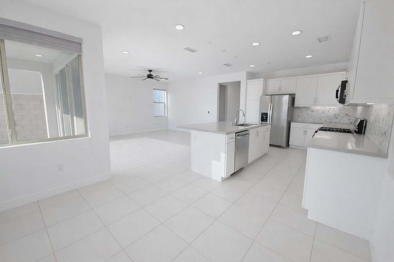 35770 Mccarthy St - Photo 4 of 34