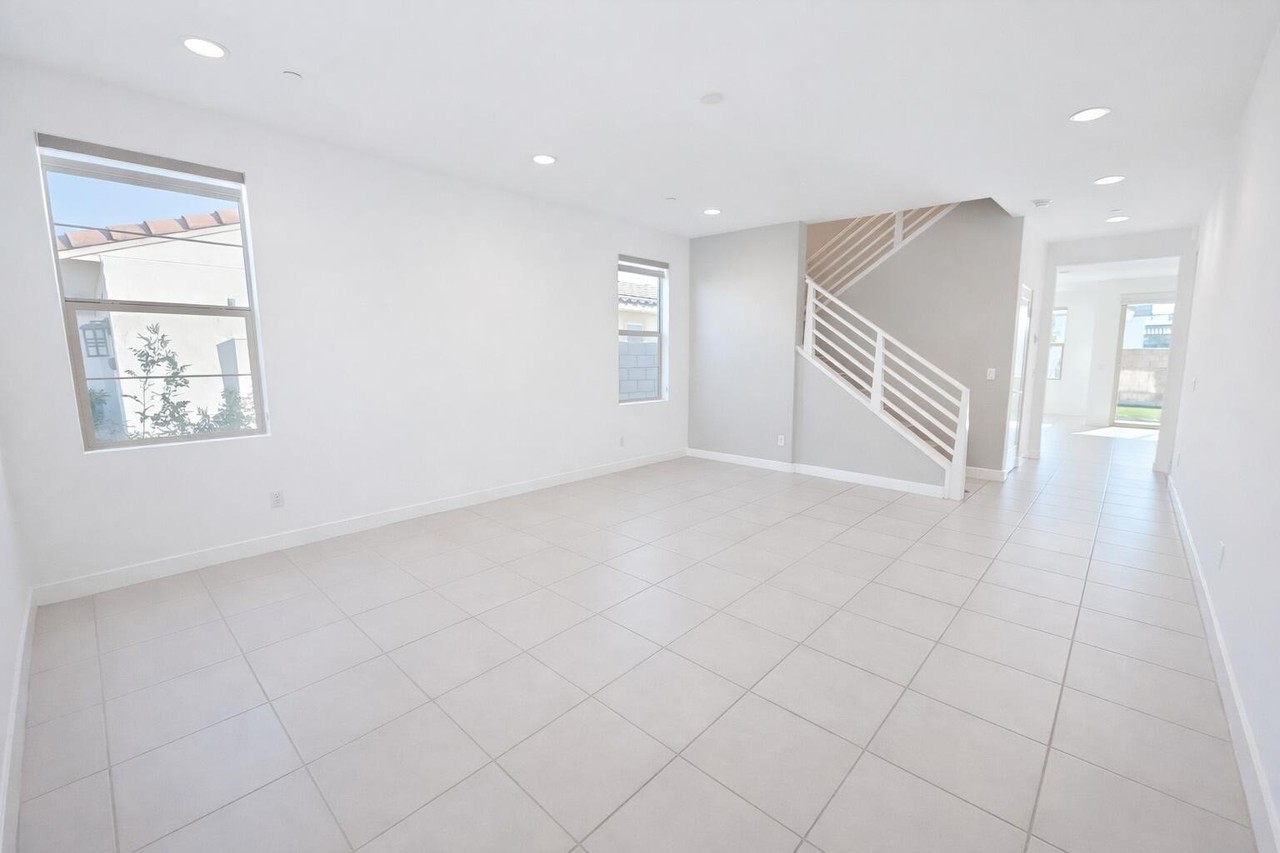 35770 Mccarthy St - Photo 5 of 34