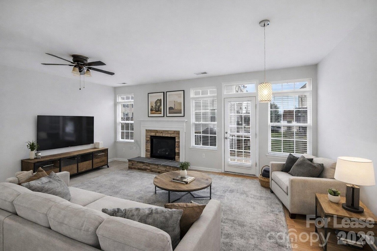 7707 Jackson Pond Dr - Photo 2 of 37
