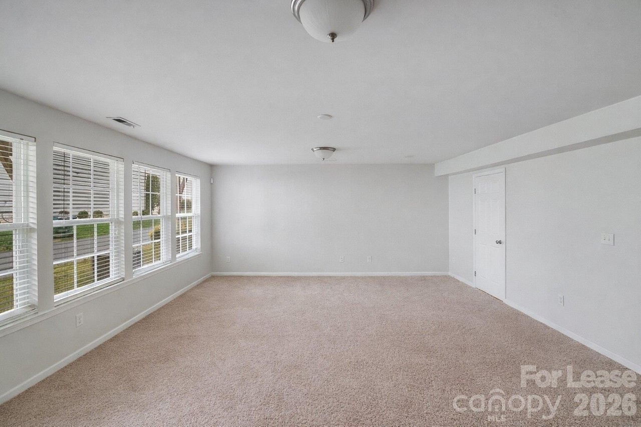 7707 Jackson Pond Dr - Photo 5 of 37