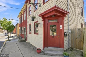 featured image of 18 S 4th St #1