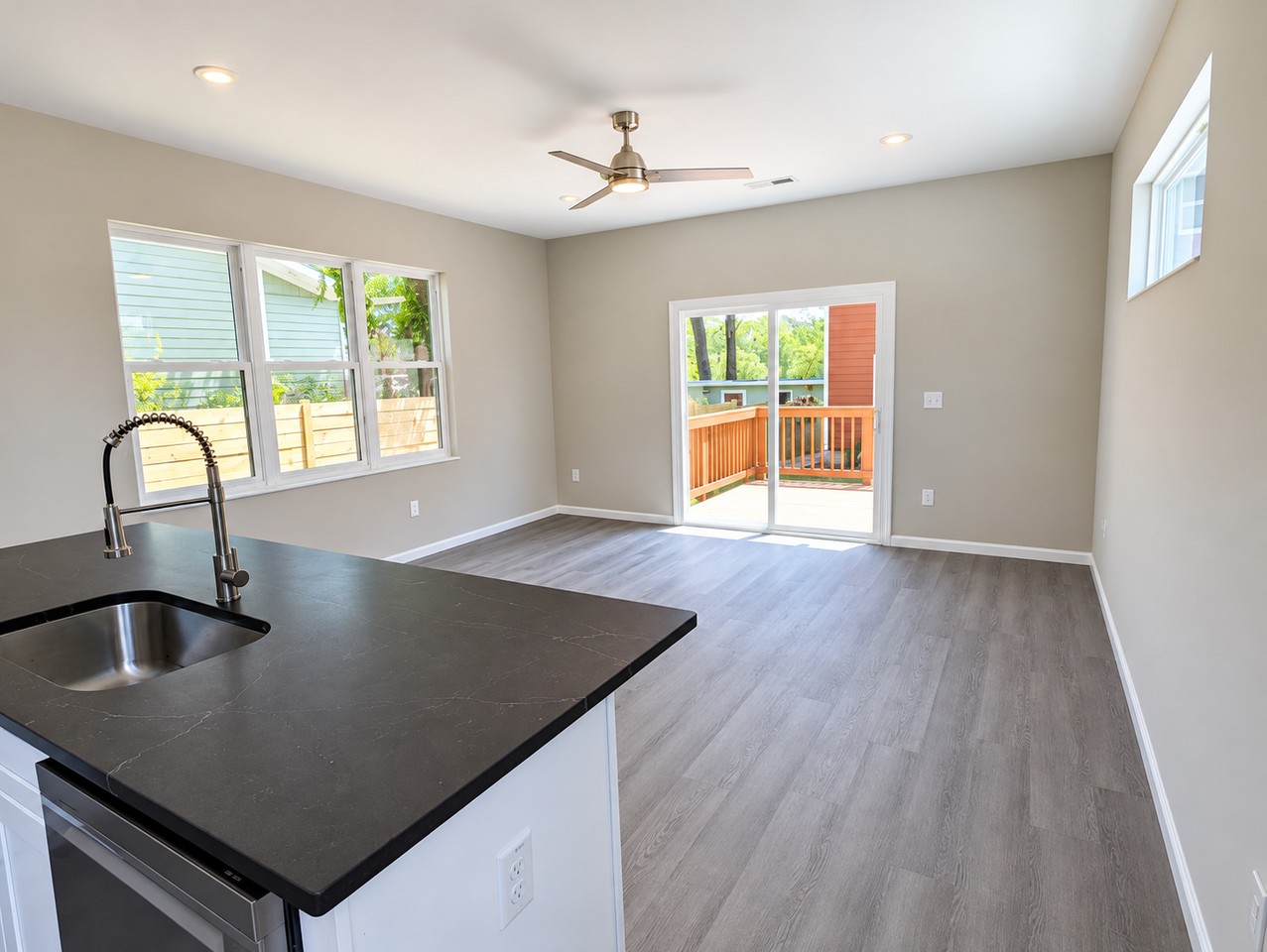 314 Howard St #1 - Photo 4 of 15