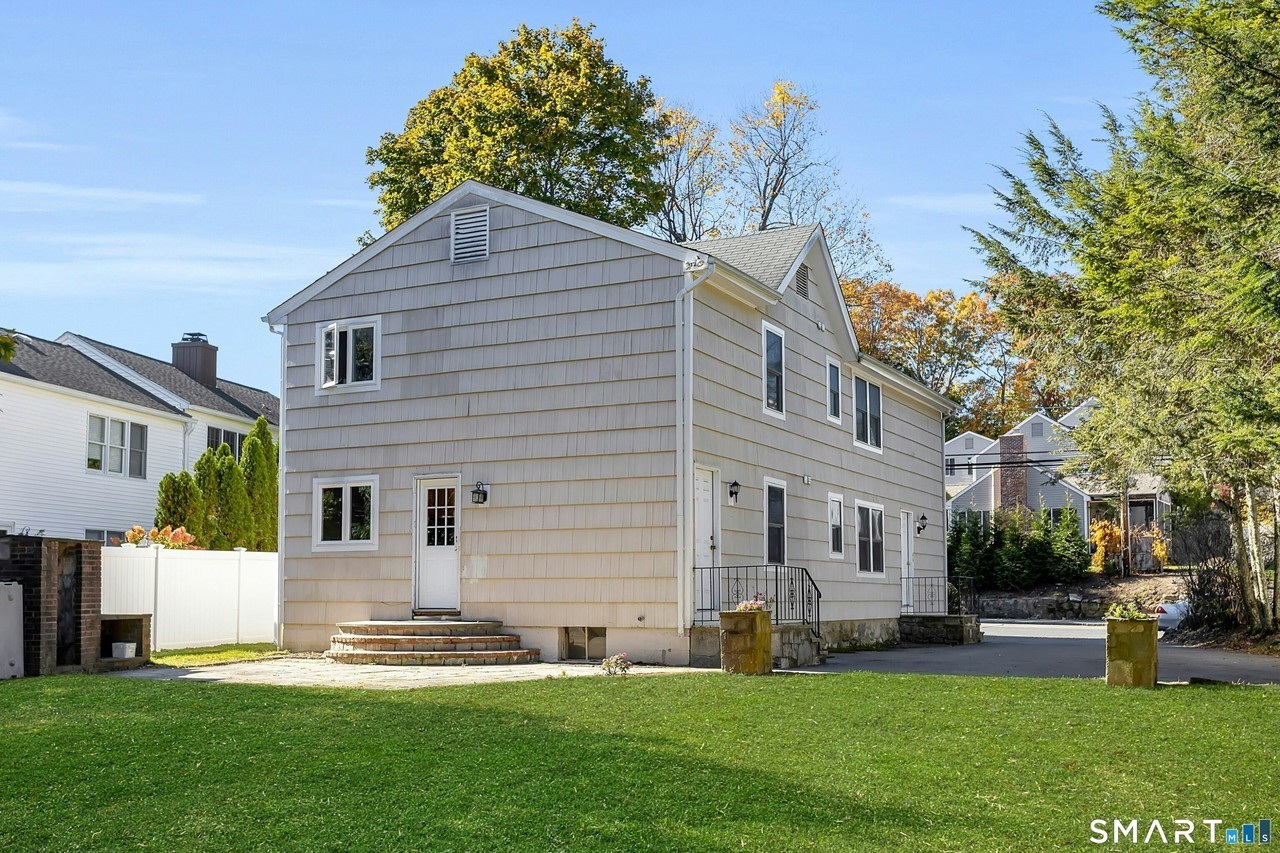 119 Forest St #A - Photo 2 of 20