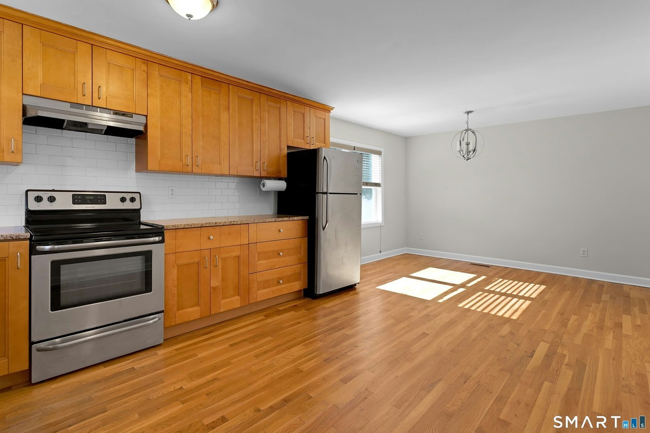 119 Forest St #A - Photo 5 of 20