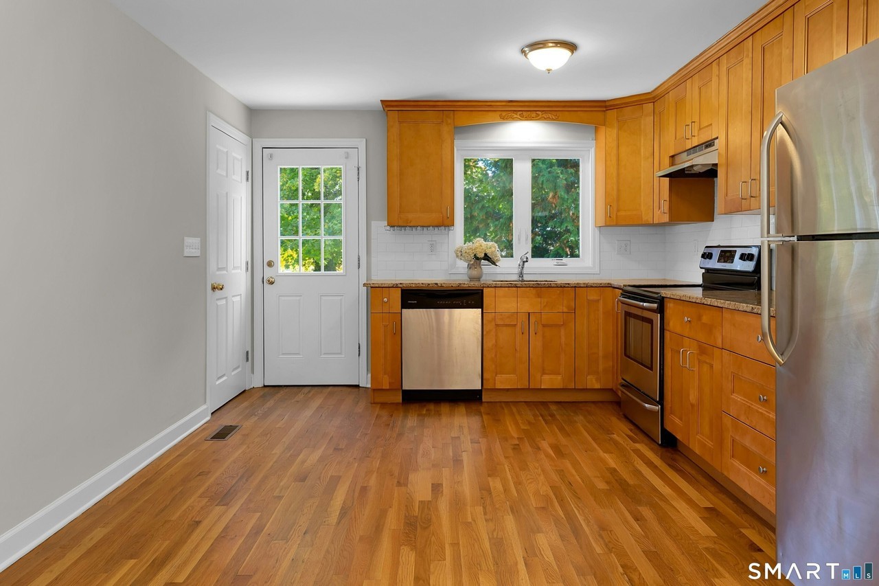 119 Forest St #A - Photo 6 of 20