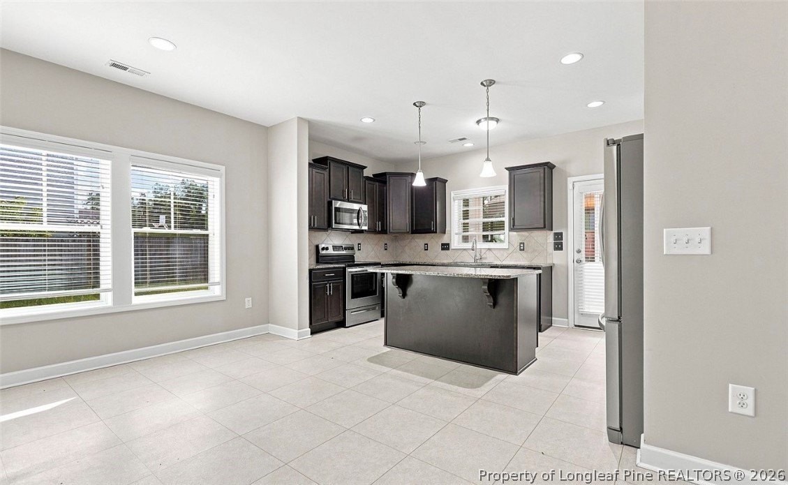 939 Montrose Rd - Photo 7 of 10