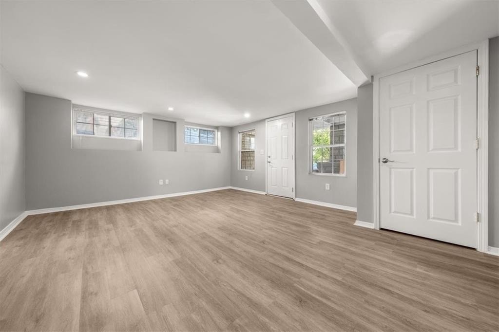 785 Ashland Ave Ne #B - Photo 4 of 20