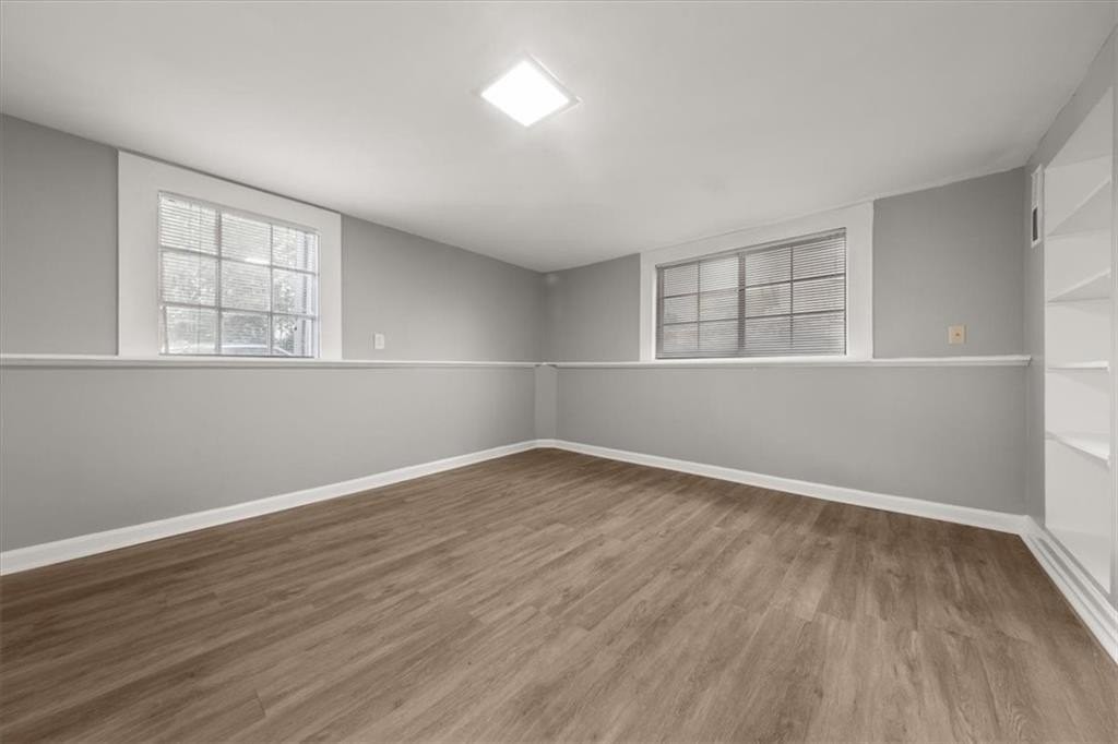 785 Ashland Ave Ne #B - Photo 7 of 20