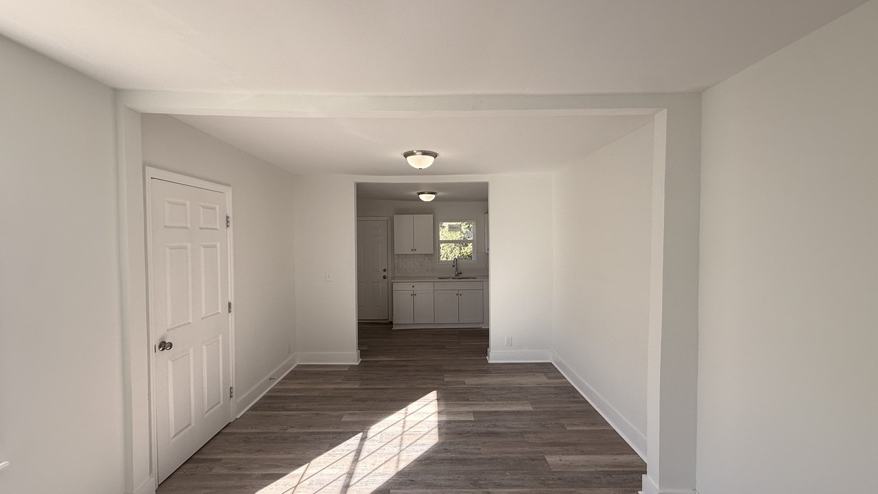 2526 Lee Ave Sw #1 - Photo 2 of 8