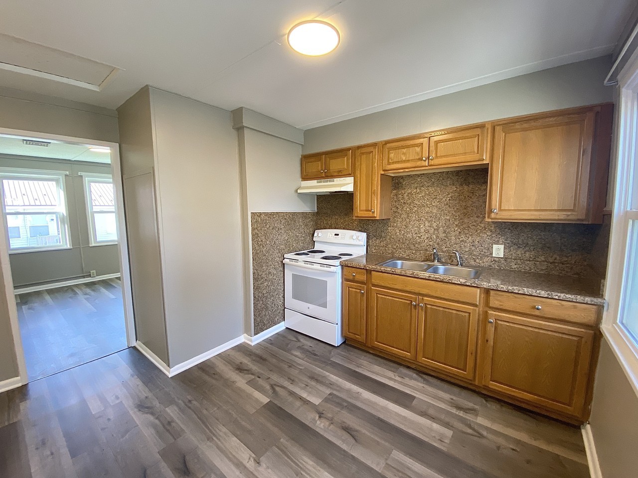 6 Hemlock Cir #6 - Photo 3 of 18
