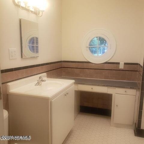 1905 E 3rd St - Photo 6 of 7