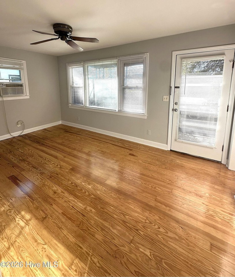 29 Covil Ave - Photo 4 of 13