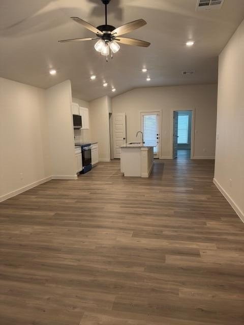 607 E 16th St - Photo 2 of 15