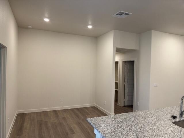 607 E 16th St - Photo 5 of 15
