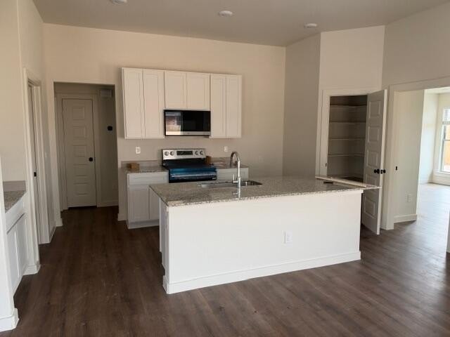 609 E 16th St - Photo 3 of 13