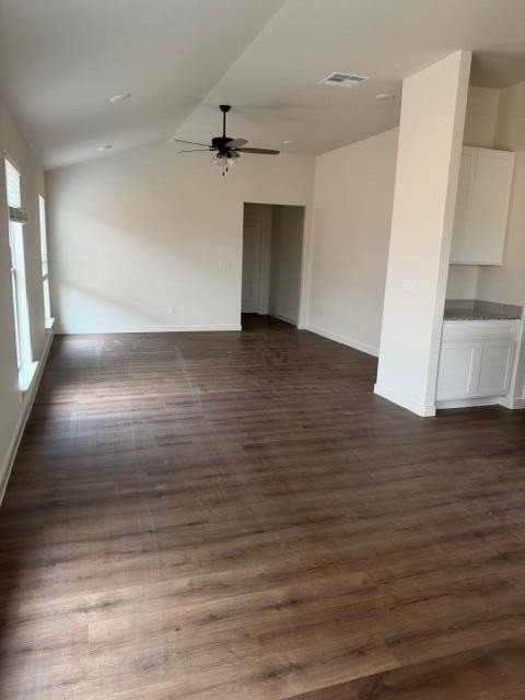 609 E 16th St - Photo 4 of 13