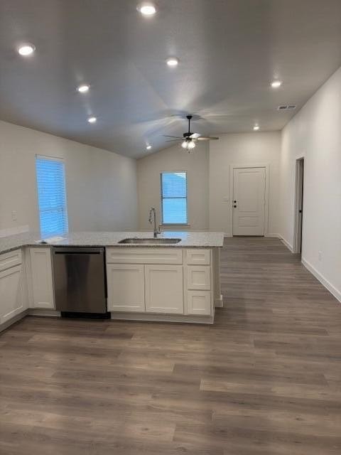608 E 16th St - Photo 3 of 16