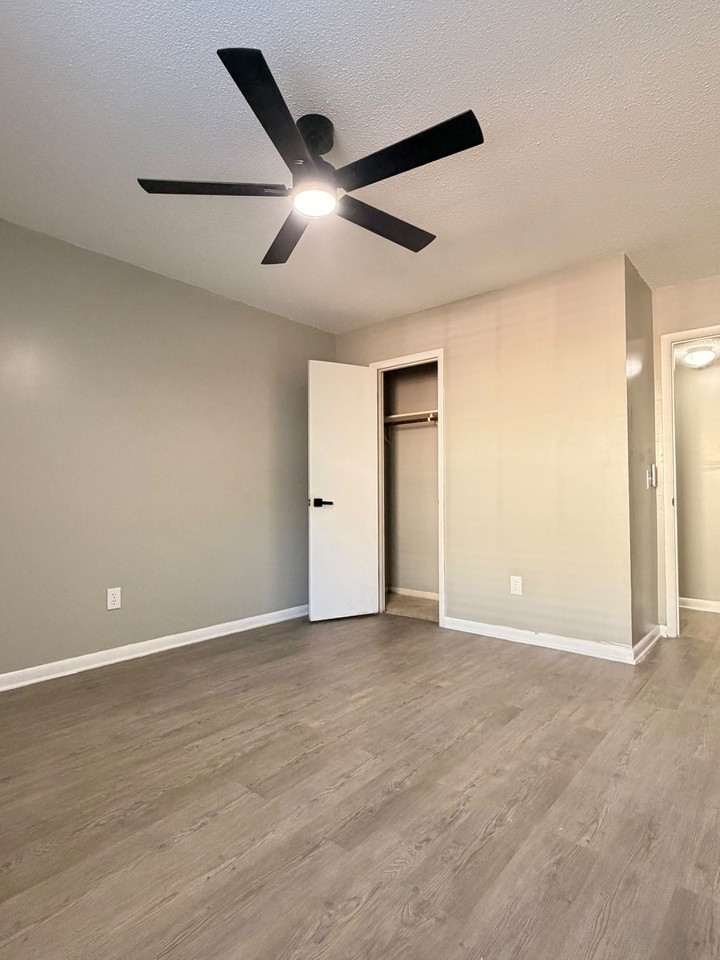 209 Apache Dr - Photo 4 of 11