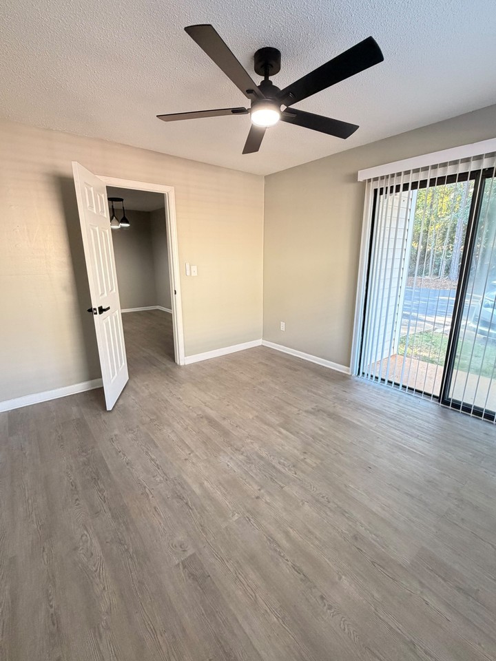 209 Apache Dr - Photo 5 of 11