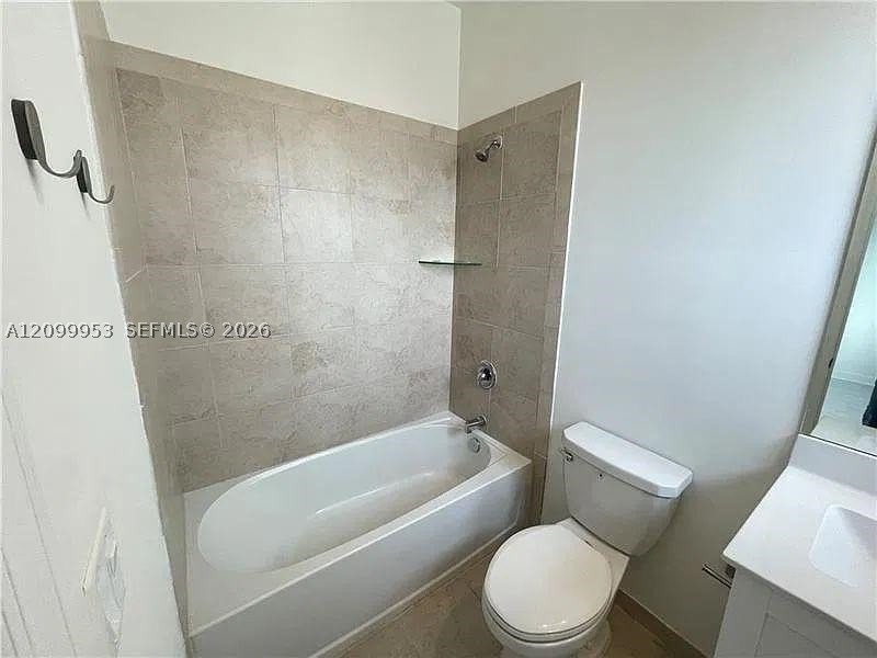 366 Ne 208th Ter #366 - Photo 5 of 26