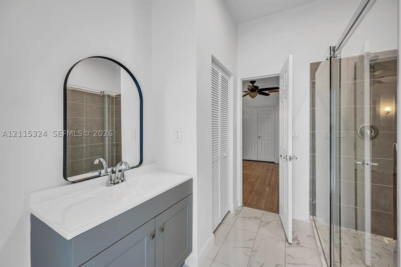 1413 Ne 4th Ct - Photo 6 of 38