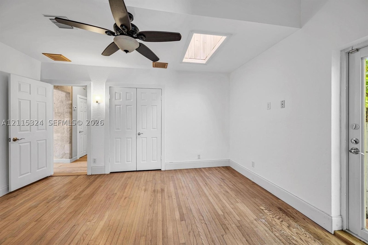 1413 Ne 4th Ct - Photo 7 of 38