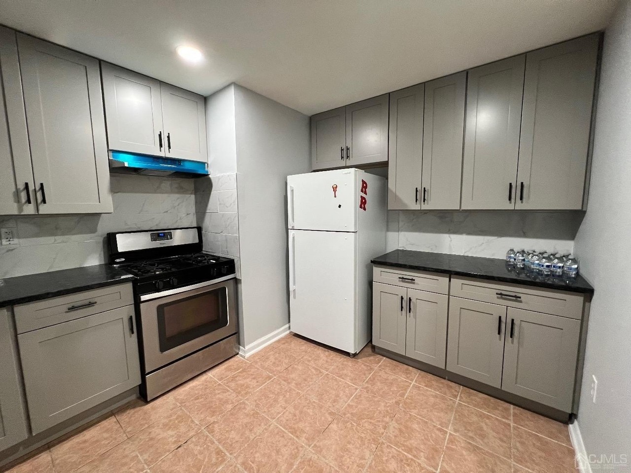 1103 N Oaks Blvd - Photo 2 of 15