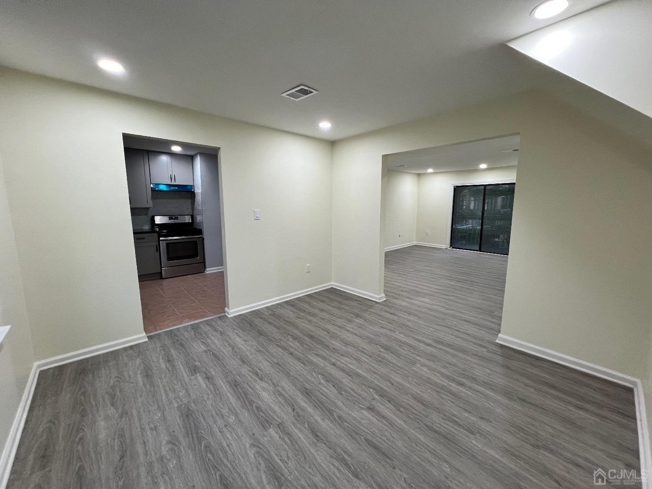 1103 N Oaks Blvd - Photo 7 of 15