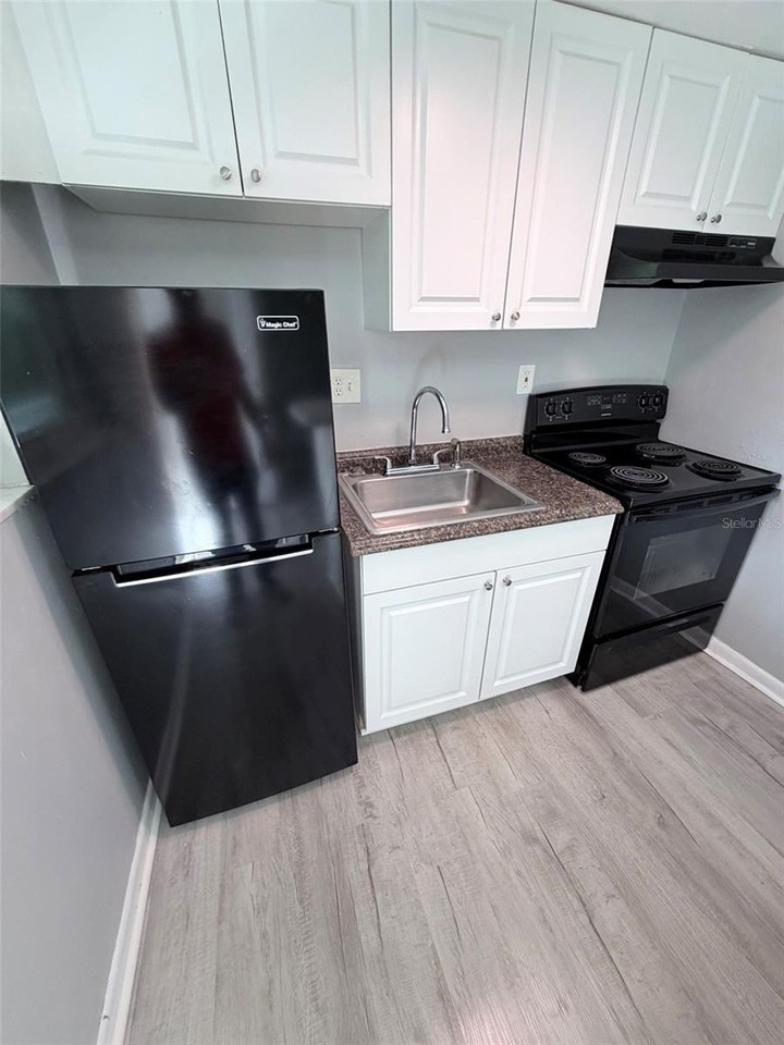 521 S Osceola Ave - Photo 5 of 8