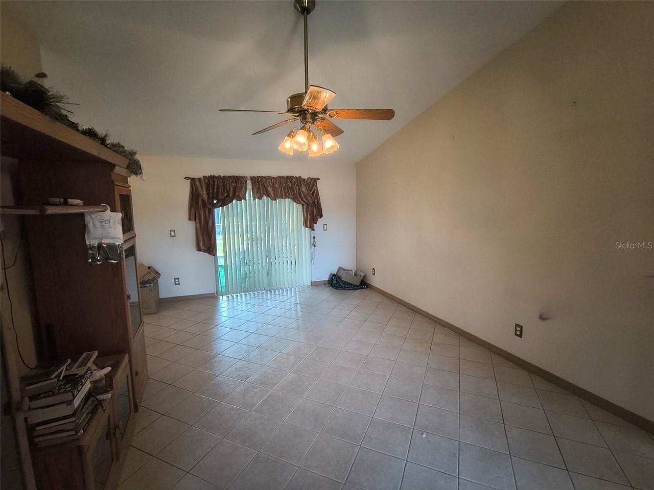 1170 Suwanee Rd - Photo 3 of 9