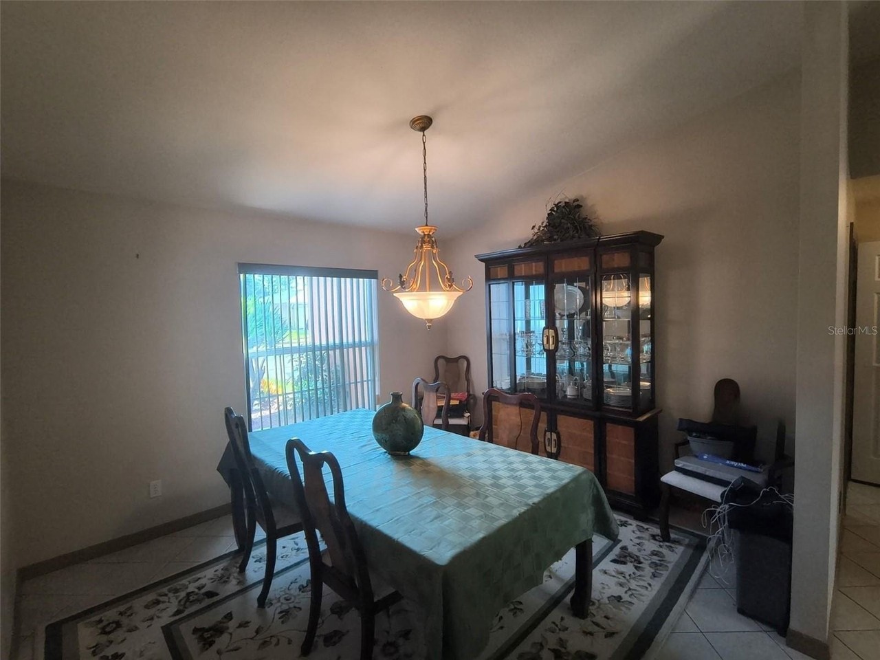 1170 Suwanee Rd - Photo 5 of 9