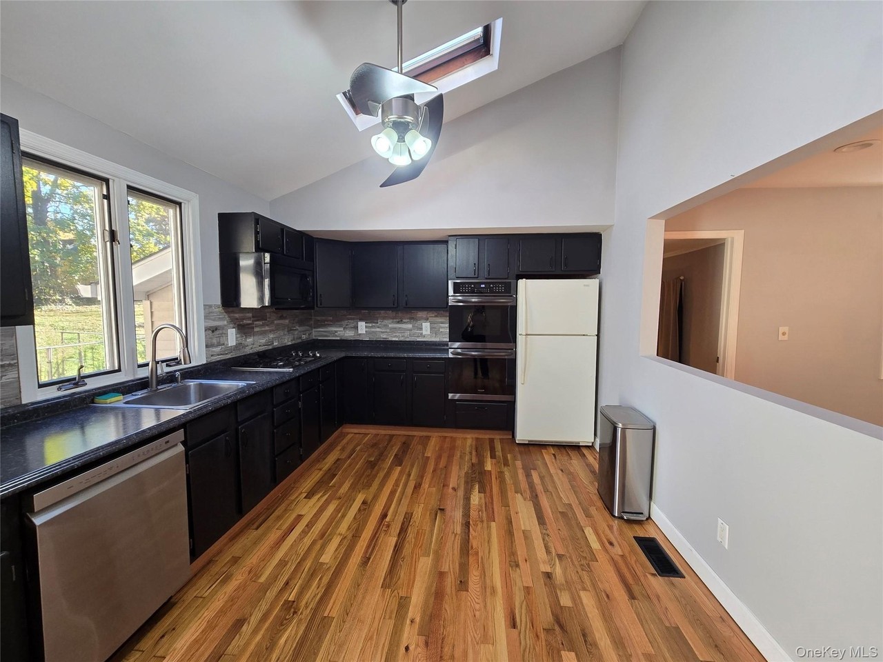 12 Ferguson Rd - Photo 4 of 18