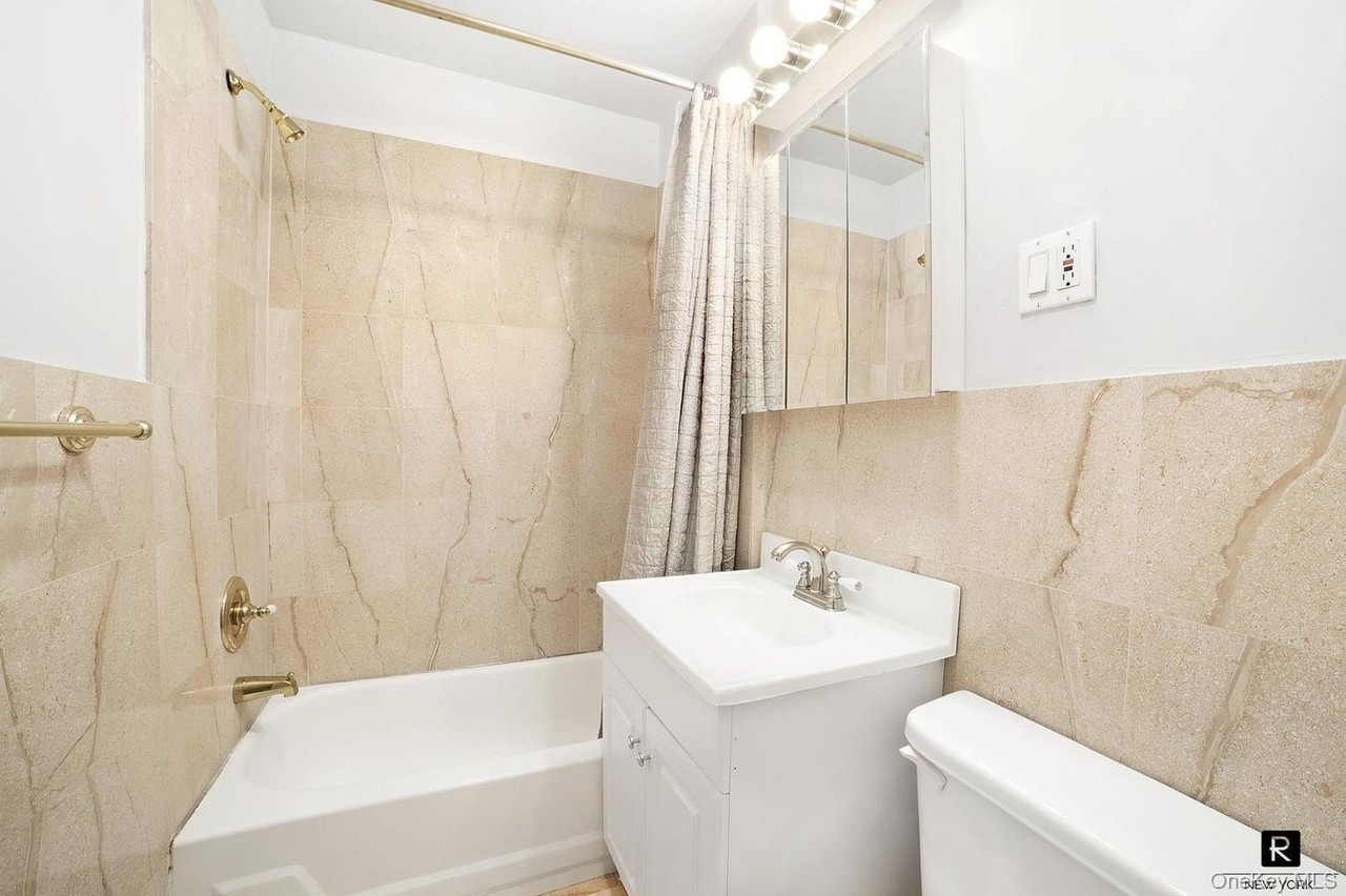 142 E 49th St #7A - Photo 4 of 4