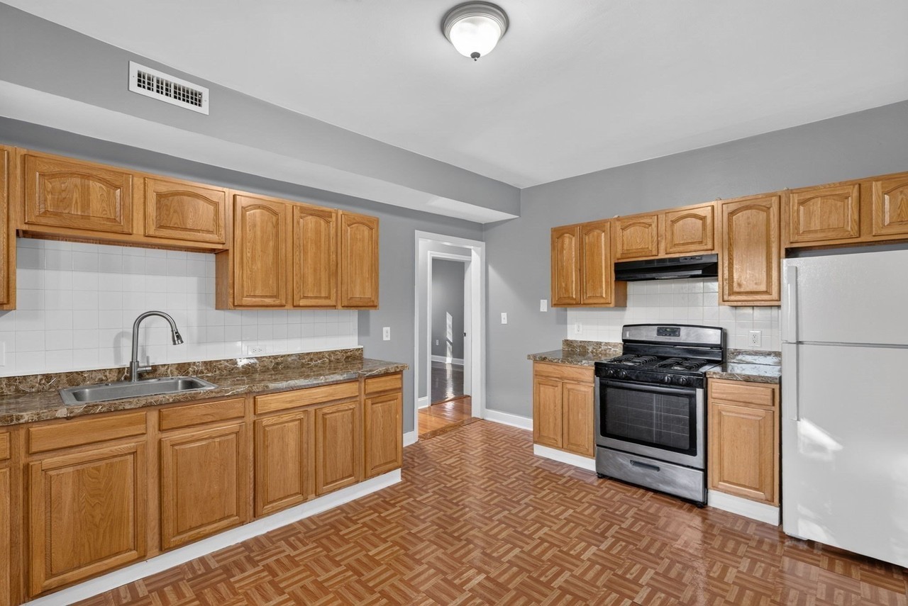 12 Hiawatha Rd #2 - Photo 3 of 14