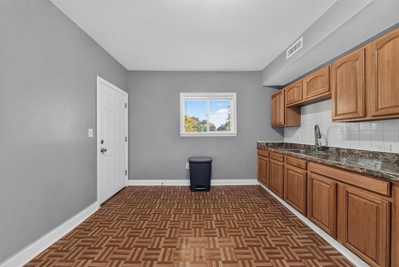 12 Hiawatha Rd #2 - Photo 4 of 14