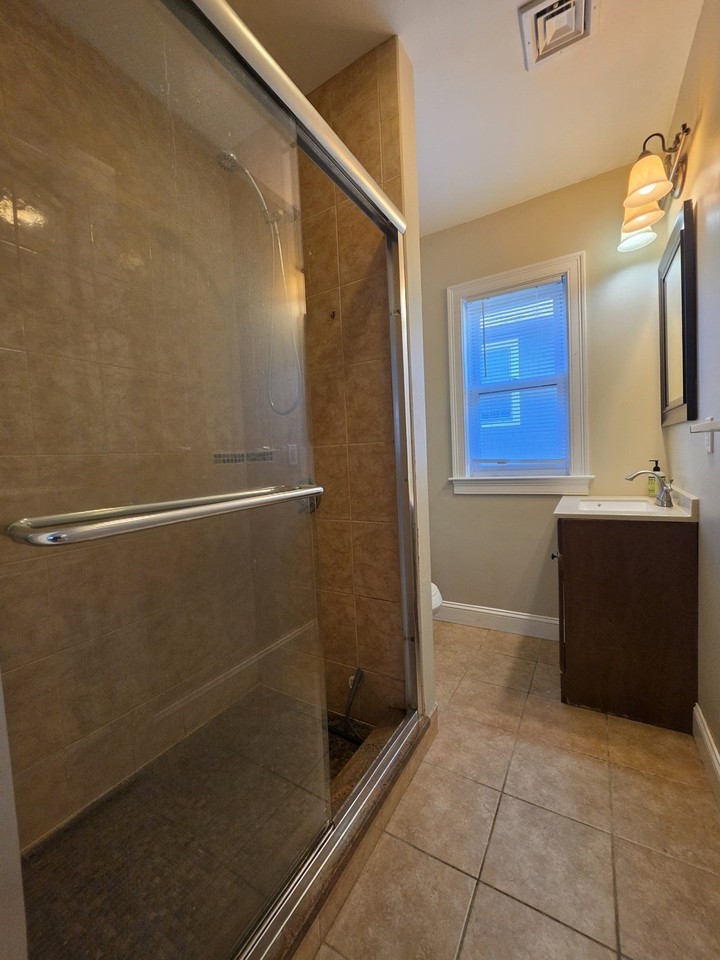 27 Fairfax St #2 - Photo 5 of 13