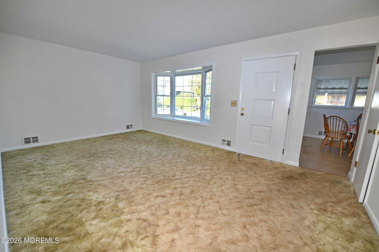 134 Grand Ave - Photo 6 of 13