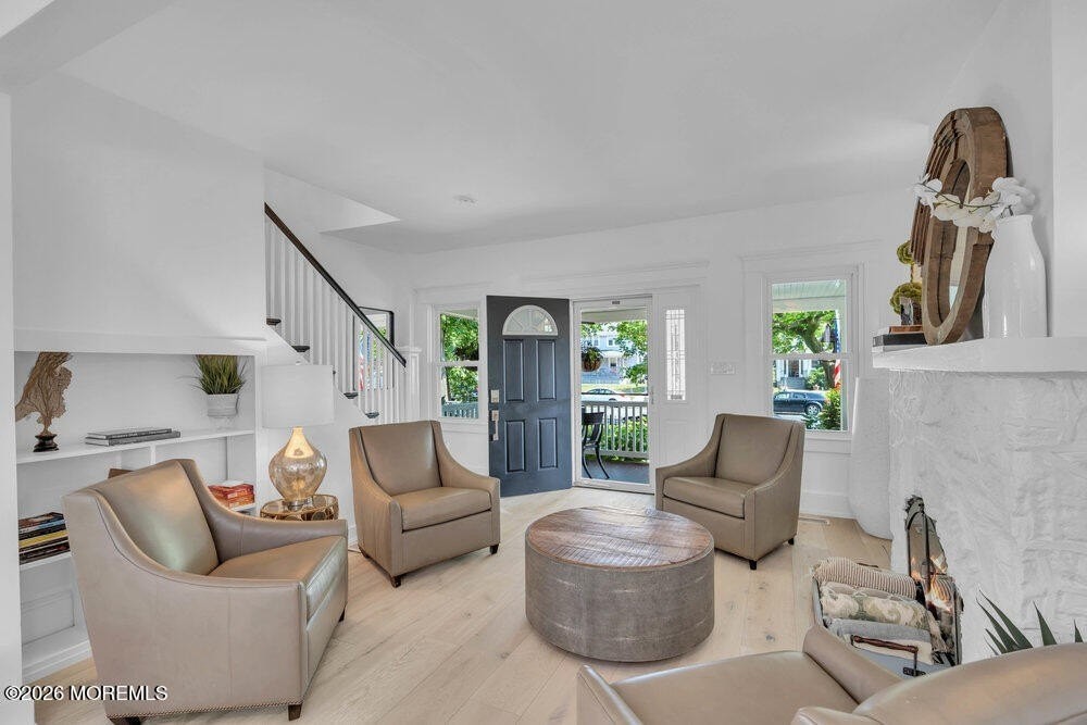 606 2nd Ave - Photo 4 of 36