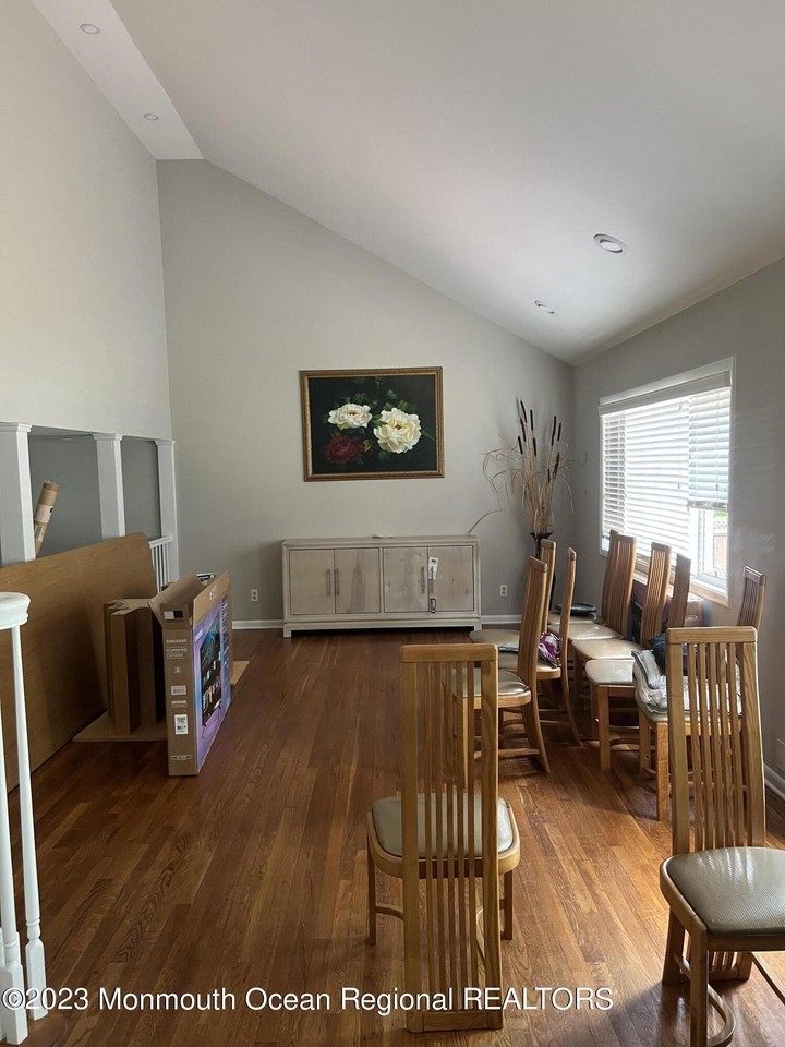 11 Barbara Ln - Photo 4 of 10