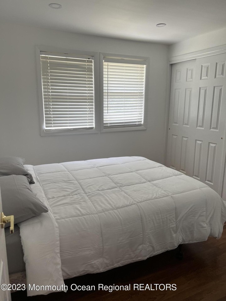 11 Barbara Ln - Photo 7 of 10