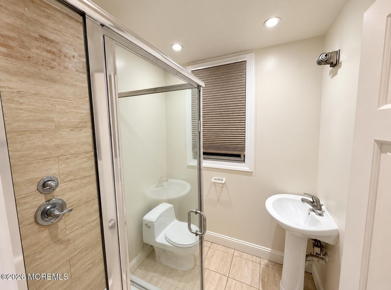 31A 64th St - Photo 4 of 5