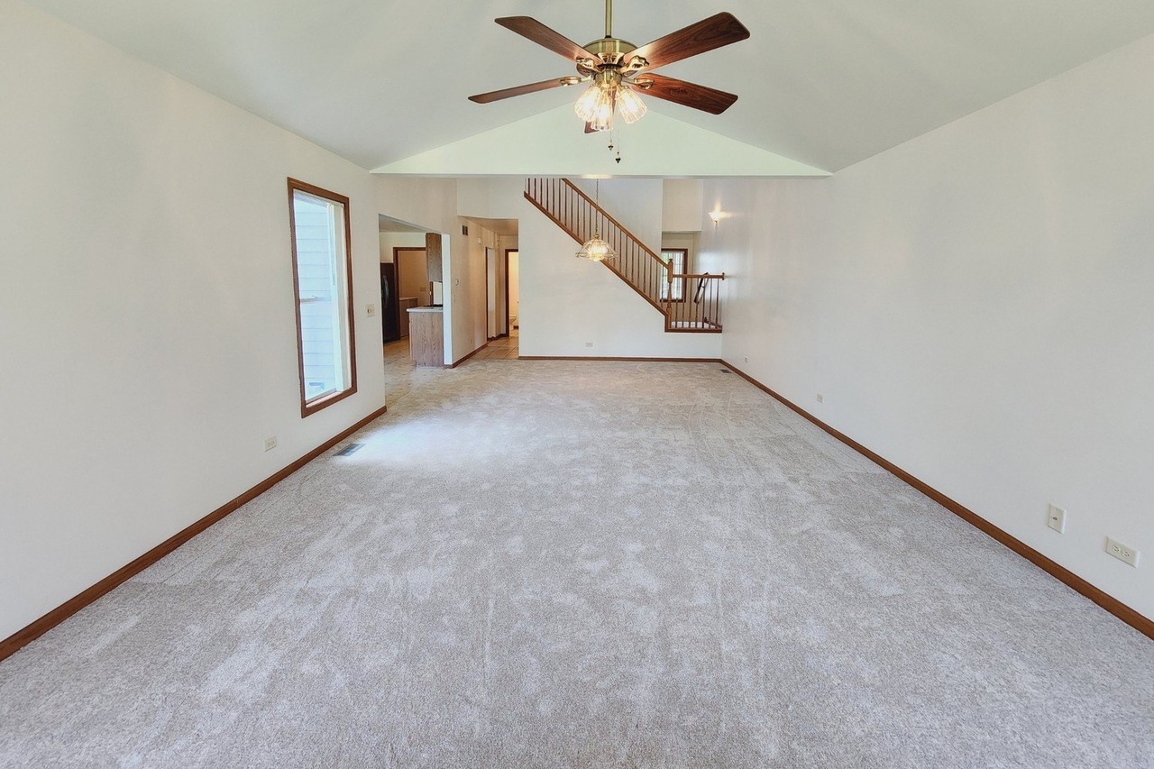 1324 Dancing Bear Ln - Photo 5 of 25