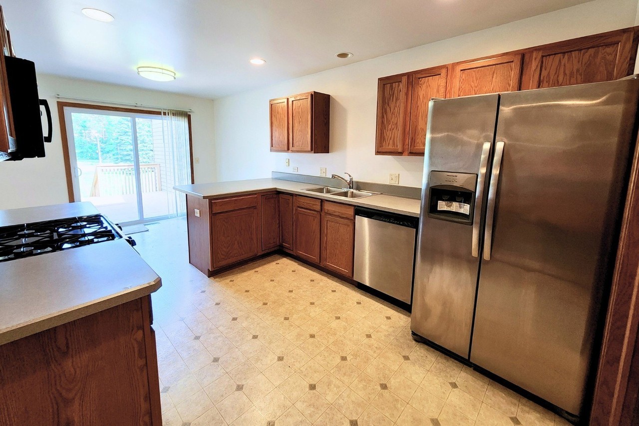 1324 Dancing Bear Ln - Photo 6 of 25