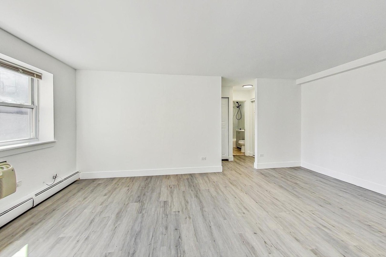 5555 N Rockwell St #201 - Photo 7 of 12