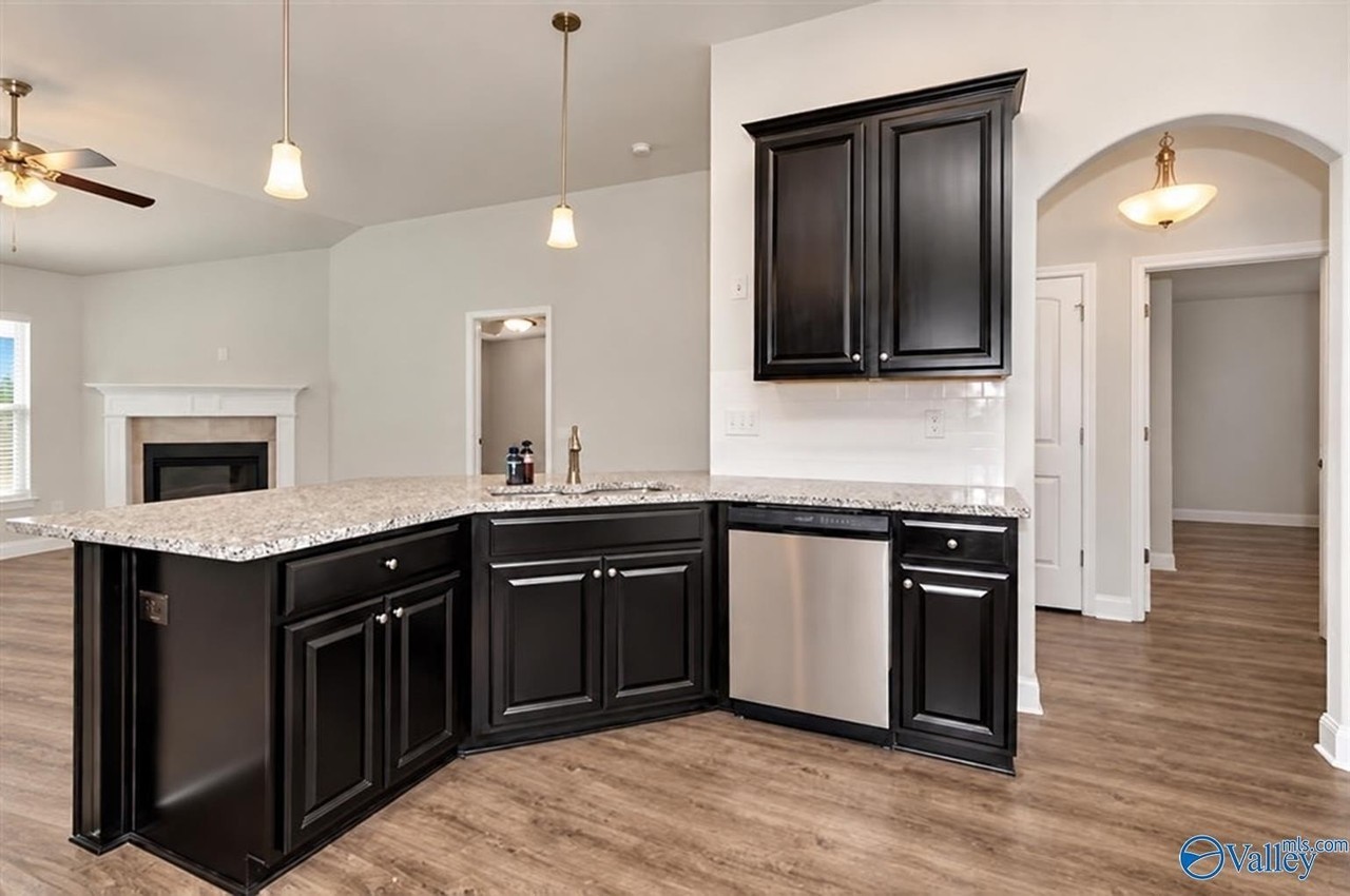283 Harold Murphy Dr - Photo 4 of 22