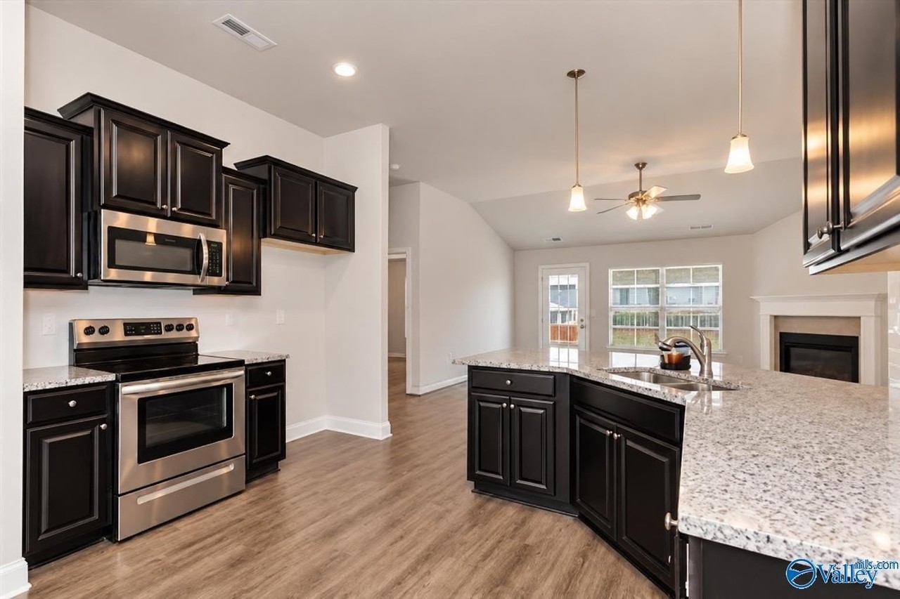 283 Harold Murphy Dr - Photo 5 of 22