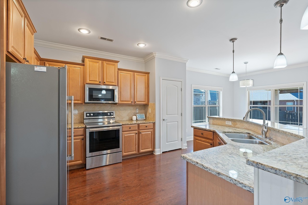 409 E Mossyleaf Dr Sw - Photo 3 of 15