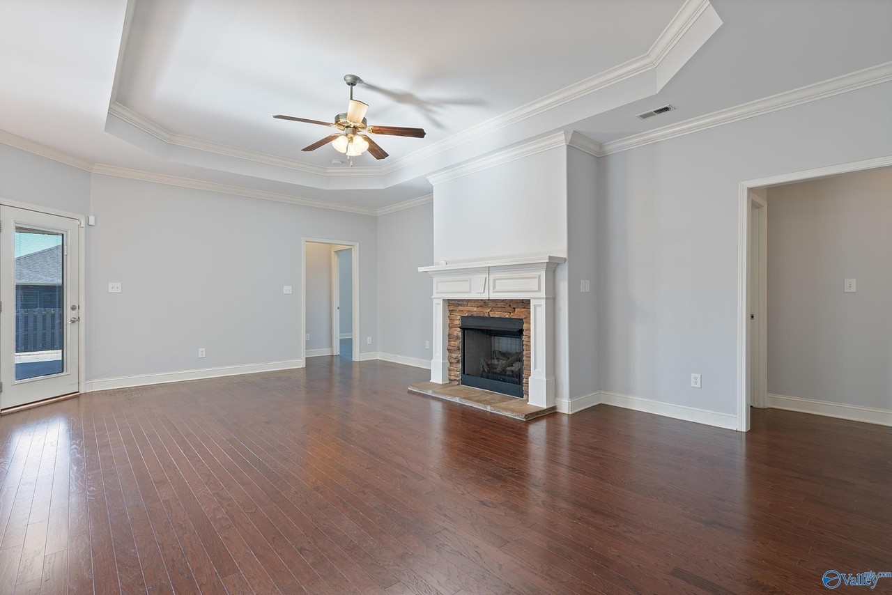 409 E Mossyleaf Dr Sw - Photo 5 of 15