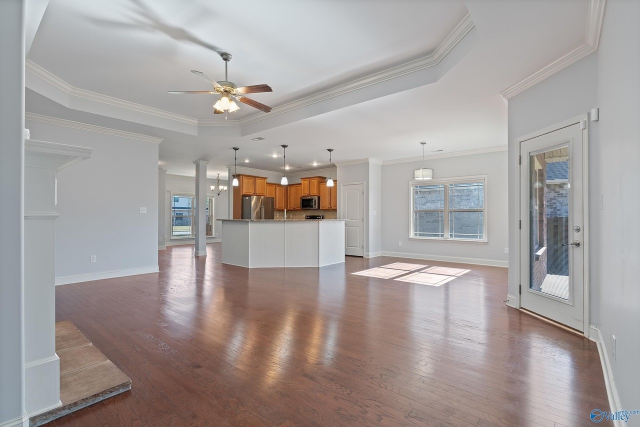 409 E Mossyleaf Dr Sw - Photo 6 of 15